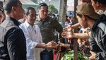 Potret Jokowi Bagi-bagi BLT dan Sembako di Pasar Tohaga Parung