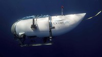 Seperti diketahui, kapal kecil ini mengangkut lima orang ketika hilang kontak 45 menit setelah turun menjelajahi bangkai kapal Titanic di kawasan lepas pantai tenggara Kanada pada Minggu pagi. Kapal yang dioperasikan OceanGate Expeditions ini mengangkut lima orang wisatawan, termasuk miliarder Inggris Hamish Harding.  