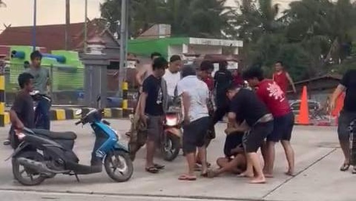 Pria di Sidrap, Sulawesi selatan (Sulsel) ditangkap usai kedapapan memiliki narkoba jenis sabu.