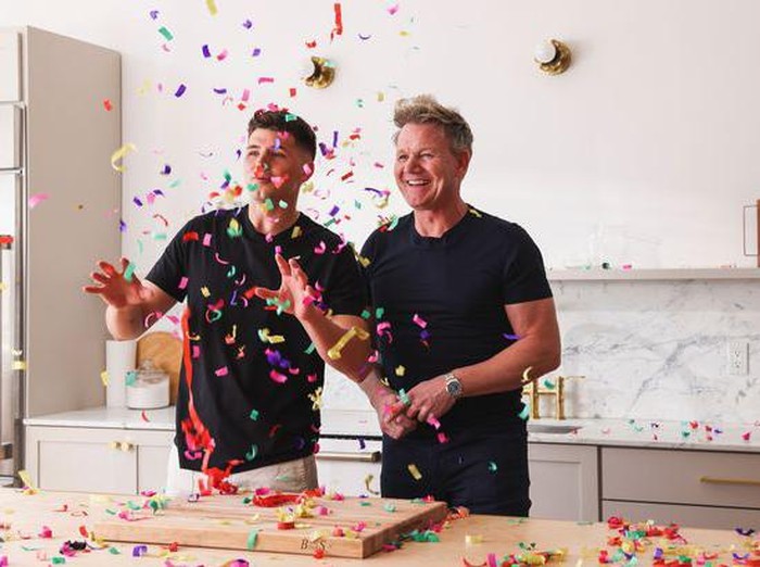 Gordon Ramsay dan Nick DiGiovanni meraih rekor dunia saat membuat beef wellington.