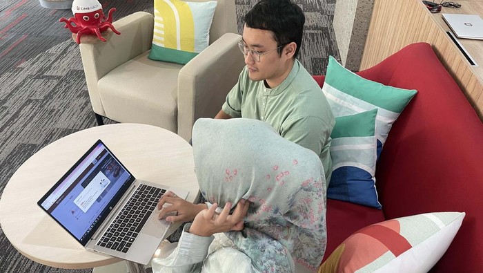 Sambut Idul Adha, CIMB Niaga Syariah Mudahkan Beli Hewan Kurban CIMB Niaga Syariah menghadirkan kemudahan pembayaran pembelian hewan kurban. Kemudahan pembelian hewan kurban ini dilakukan melalui aplikasi OCTO Clicks.
