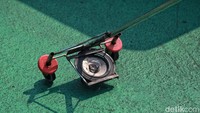 Penyapu ranjau paku ini terbuat dari magnet speaker sound system.