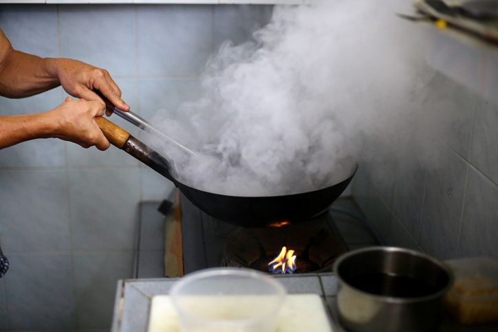Sejarah Wajan Andalan Tukang Nasi Goreng yang Berasal dari China