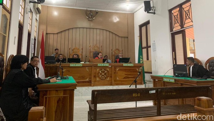 Sidang perdana pembacaan dakwaan terhadap Aditya Hasibuan, anak AKBP Achiruddin, di PN Medan. (Raja Malo Sinaga/detikSumut)