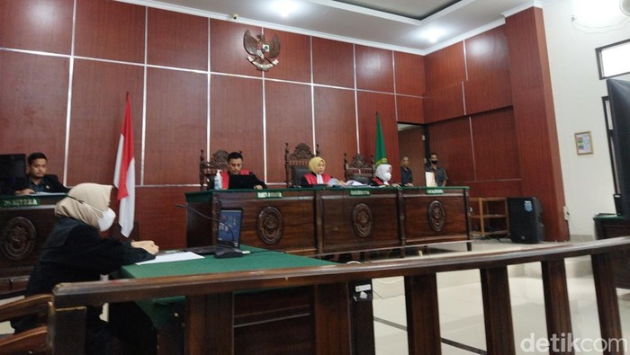 Sidang vonis anggota DPRD Pandeglang Yangto di PN Pandeglang (Aris/detikcom).