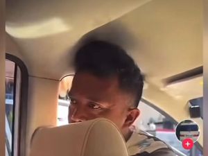Heboh Pria Palak Turis di Bali-Paksa Turun dari Mobil