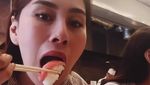 Seru! Syahnaz Sadiqah Jajan Yakitori hingga Sushi di Jepang