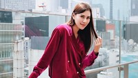 Aktor bernama Rendy Kjarnett terlibat dalam isu perselingkuhan tersebut. Baik pihak Syahnaz dan Rendy mengaku telah mengetahui hal tersebut. Foto: Instagram/syahnazs