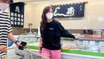 Seru! Syahnaz Sadiqah Jajan Yakitori hingga Sushi di Jepang