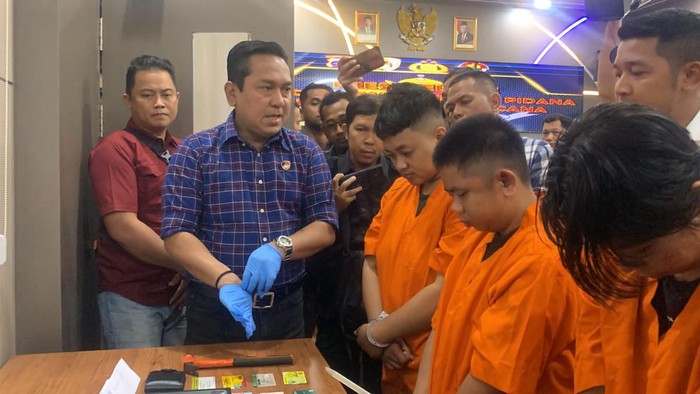 Tampang 3 wanita lesbian pembunuh bos kafe di Kapuas, Kalteng.