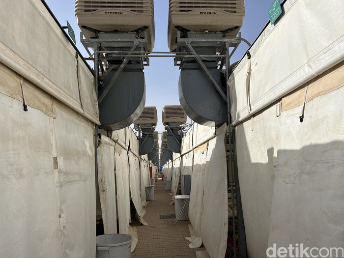 Tenda jemaah Indonesia di Mina