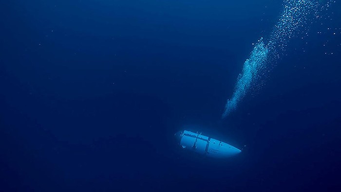 Wujud Kapal Selam Wisata Titanic yang Hilang The Titan submersible, operated by OceanGate Expeditions to explore the wreckage of the sunken Titanic off the coast of Newfoundland, dives in an undated photograph. OceanGate Expeditions/Handout via REUTERS NO RESALES. NO ARCHIVES. THIS IMAGE HAS BEEN SUPPLIED BY A THIRD PARTY. TPX IMAGES OF THE DAY