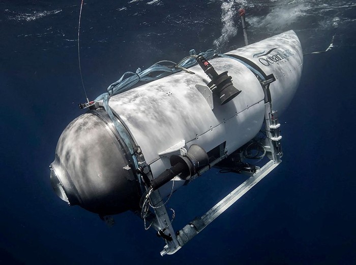 The Titan submersible, operated by OceanGate Expeditions to explore the wreckage of the sunken Titanic off the coast of Newfoundland, dives in an undated photograph. OceanGate Expeditions/Handout via REUTERS  NO RESALES. NO ARCHIVES. THIS IMAGE HAS BEEN SUPPLIED BY A THIRD PARTY.     TPX IMAGES OF THE DAY