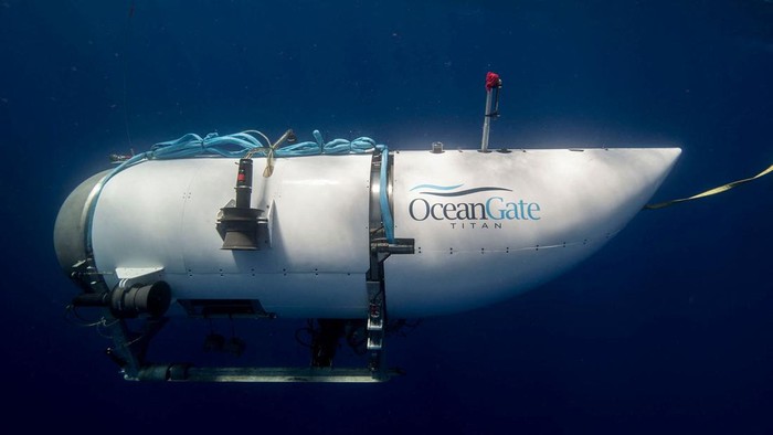 Wujud Kapal Selam Wisata Titanic yang Hilang The Titan submersible, operated by OceanGate Expeditions to explore the wreckage of the sunken Titanic off the coast of Newfoundland, dives in an undated photograph. OceanGate Expeditions/Handout via REUTERS NO RESALES. NO ARCHIVES. THIS IMAGE HAS BEEN SUPPLIED BY A THIRD PARTY. TPX IMAGES OF THE DAY