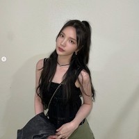 Sementara penggemar lain turut berbahagia dengan hubungan Park Seo Joon. Paras cantiknya pun menjadi sorotan. Begitu pula kedekatan xooos dengan Jennie BLACKPINK hingga hadir di acara perilisan koleksinya dengan Calvin Klein. Foto: dok. Instagram @xooos_