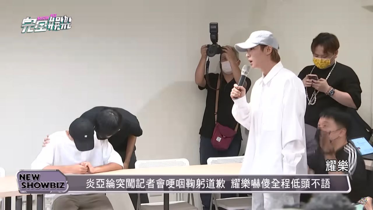 Aaron Yan Dituduh Perkosa Mantan Pacar di Bawah Umur Aaron Yan Dituduh Perkosa Mantan Pacar di Bawah Umur