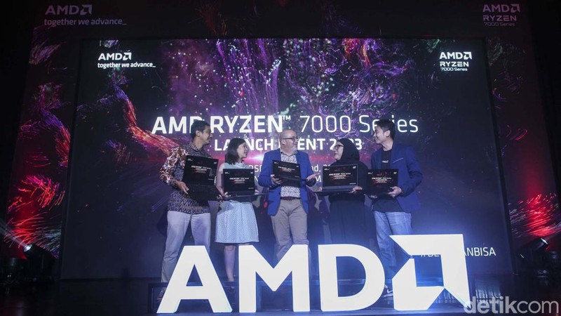 AMD Ryzen™ 7000 Series Processors terbaru diluncurkan ke pasar Indonesia. AMD Ryzen 7000 menghadirkan kekuatan gaming performa tinggi ke platform mobile.