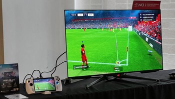 Selain bisa dimainkan secara handheld, Ally juga bisa dimainkan dalam mode docking, yaitu terhubung ke TV/monitor dan dimainkan menggunakan kontroler, misalnya, Xbox. Foto: detikINET/Anggoro Suryo Jati