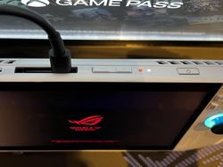 Menjajal Konsol Asus ROG Ally yang Mungil Tapi Gahar