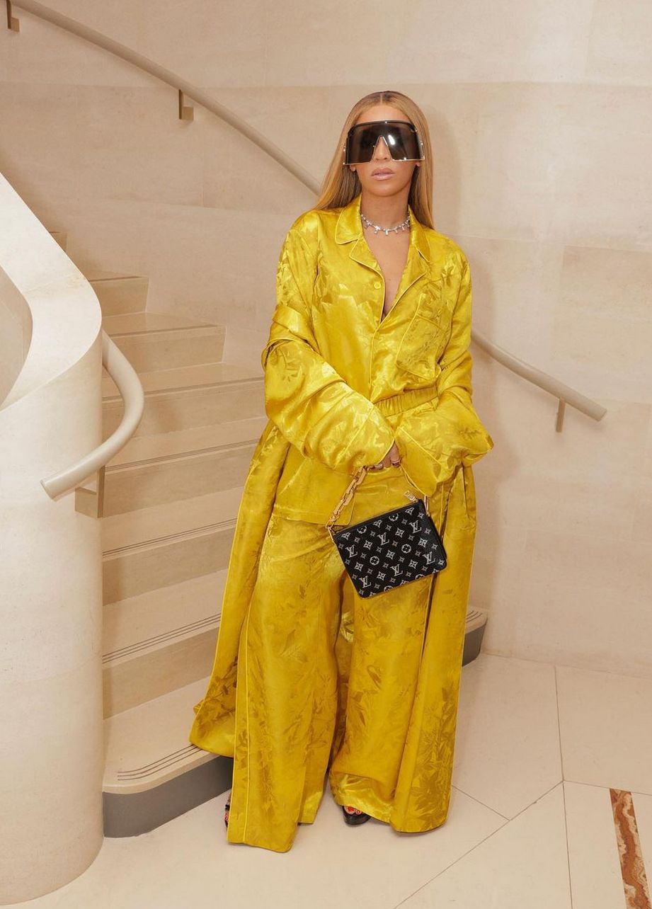 Beyonce di fashion show Louis Vuitton.