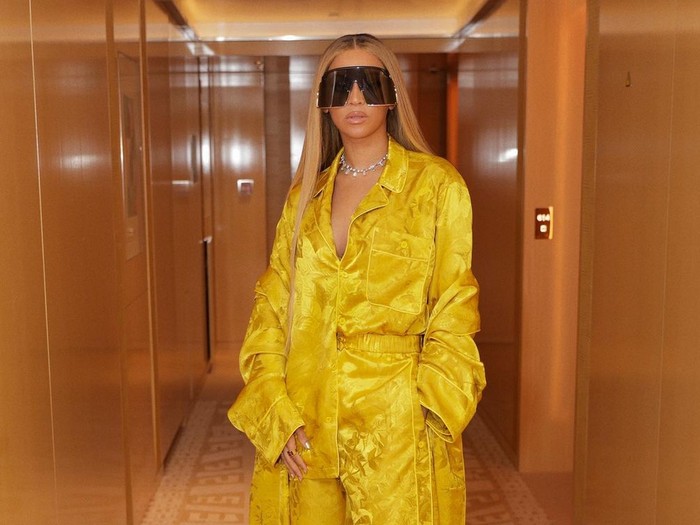Beyonce di fashion show Louis Vuitton.