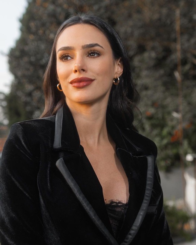 Aku melakukan ini untukmu dan keluargamu. Membenarkan sesuatu yang tidak benar. Itu tidak diperlukan tapi aku butuh kamu dalam hidup kami. Aku melihat bagaimana kamu terekspos, bagaimana kamu menderita melalui semua ini dan bagaimana kamu ingin di sampingku dan aku di sampingmu.Foto: Instagram Bruna Biancardi