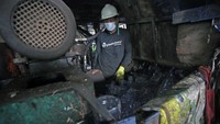 Beginilah salah satu proses sampah plastik itu diolah kembali agar tak mencemari lingkungan dan bisa bermanfaat bagi sesama.