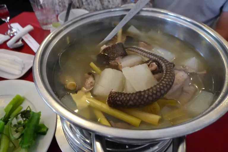 Di 5 Negara Ini, Daging Ular Jadi Santapan Favorit yang Populer