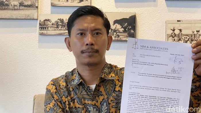 Eka Sumanjaya, kuasa hukum suami kasus KDRT di Depok.