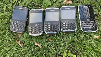 Ada yang pernah menggunakan BlackBerry? Foto: Boredpanda