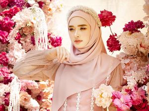 Dinyinyirin Netizen karena Banjir Tawaran Pekerjaan, Ini Kata Inara Rusli