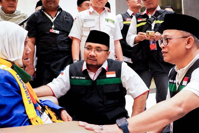 Gus Men dan jemaah haji Gus Men dan jemaah haji