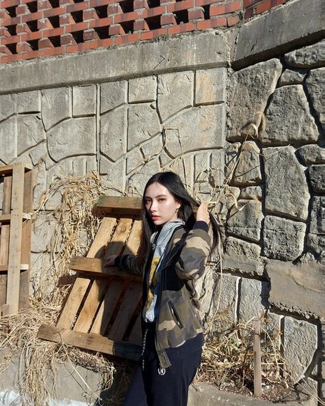 Pada Rabu (21/6/2023), Via diumumkan bergabung sebagai member baru girl group Beauty Box. Foto: Instagram