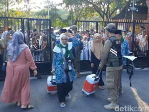 54 CJH Trenggalek Cadangan dan Hasil Lelang Sisa Kuota Jatim Diberangkatkan