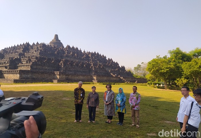 Kaisar Jepang Hironomiya Naruhito di Candi Borobudur, Kabupaten Magelang, Kamis (22/6/2023). Kaisar Jepang Hironomiya Naruhito di Candi Borobudur, Kabupaten Magelang, Kamis (22/6/2023).