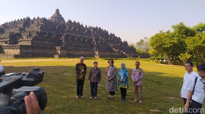 Kaisar Jepang Hironomiya Naruhito di Candi Borobudur, Kabupaten Magelang, Kamis (22/6/2023).