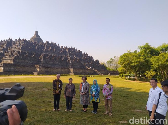 Kaisar Jepang Hironomiya Naruhito di Candi Borobudur, Kabupaten Magelang, Kamis (22/6/2023).