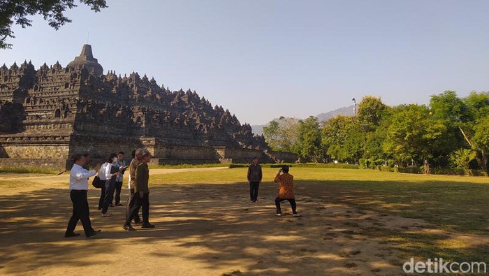 Kaisar Jepang Hironomiya Naruhito di Candi Borobudur, Kabupaten Magelang, Kamis (22/6/2023).