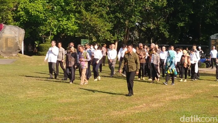 Kaisar Jepang Hironomiya Naruhito saat berada di kawasan Candi Borobudur, Kamis (22/6/2023).