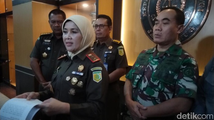 Kajati Jatim Mia Amiati
