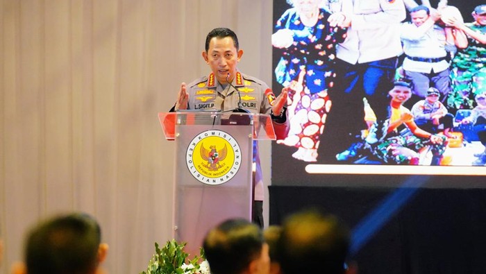 Kapolri Jenderal Listyo Sigit ingin Polri menjadi organisasi modern yang beradaptasi kemajuan zaman demi beri perlindungan, pelayanan terbaik ke masyarakat. (dok Polri)
