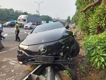 Kecelakaan Mobil Listrik Bisa Ditanggung Asuransi, Termasuk Baterai
