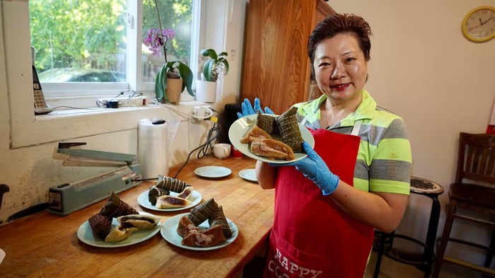 Keren! Wanita Ini Bikin Seribu Bakcang Untuk Rayakan Dragon Boat Festival