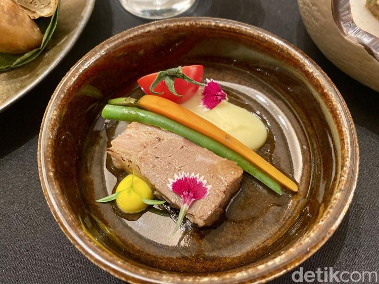 Menikmati Kelezatan Jamuan Nusantara yang Modern di Mahamangsa