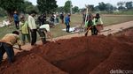 Melihat Persiapan Damkar Jelang Pemakaman Pria Obesitas 300 Kg