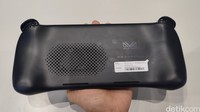 Ayaneo Geek resmi menyambangi Indonesia. PC Portable ini punya performa jempolan, dengan harga jual Rp 20 jutaan. Bisa dipakai untuk kerja dan main game.