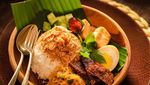 10 Hidangan Nasi Nusantara Nikmat dengan Lauk Komplet