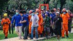 Pakai Forklift, Basarnas Bawa Jenazah Pria Obesitas 300 Kg ke Liang Lahat