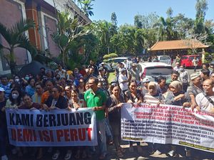 300 Pedagang Geruduk Kantor DPRD, Tolak Revitalisasi Pasar Negara