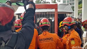 Pulley System hingga Forklift di Pemakaman Pria Obesitas Ekstrem 300 Kg